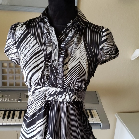 💥 Blake & white blouse - Picture 2 of 5